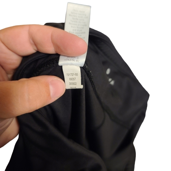 ATHLETA Size Small Sonar Black Capri Legging Pant Crop Yoga Tight - Picture 9 of 9